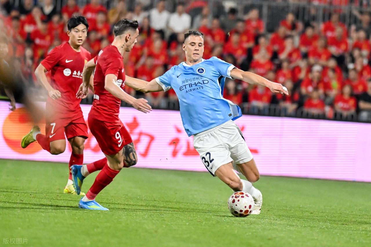 乌法115k欧元买断阿加波夫，结束租借正式加盟