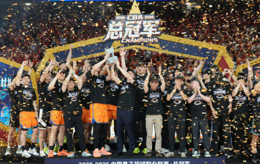 罗马诺：纽卡接近签下阿贾克斯18岁中场斯图尔，总价超2500万欧
