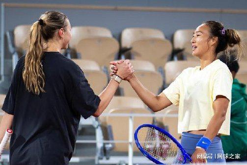 学霸港姐王嘉慧晒美照 颜值体态双在线气质出众