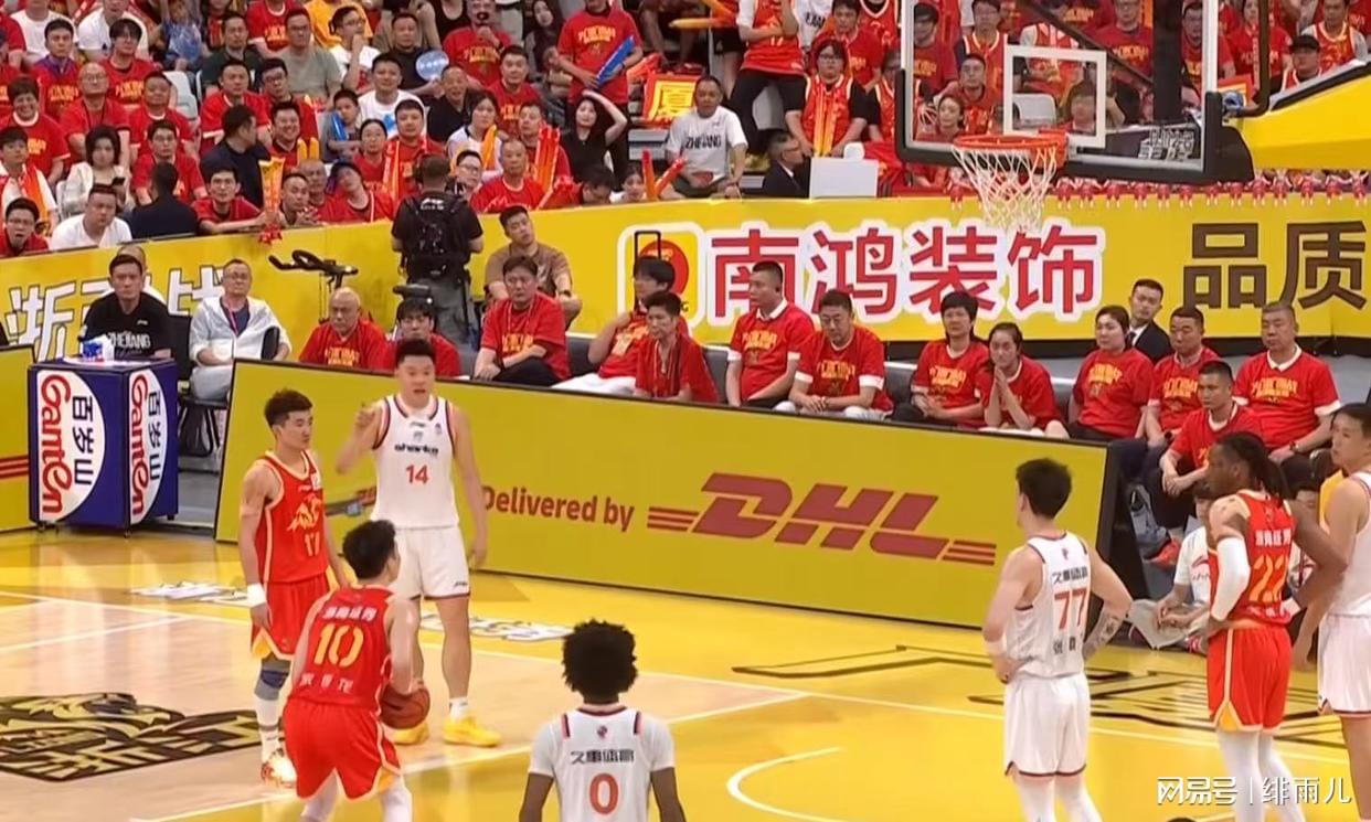 罗马诺：纽卡接近签下阿贾克斯18岁中场斯图尔，总价超2500万欧