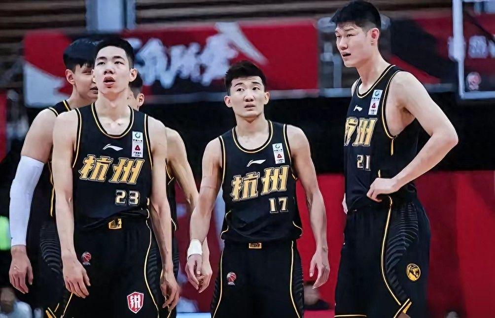 学霸港姐王嘉慧晒美照 颜值体态双在线气质出众