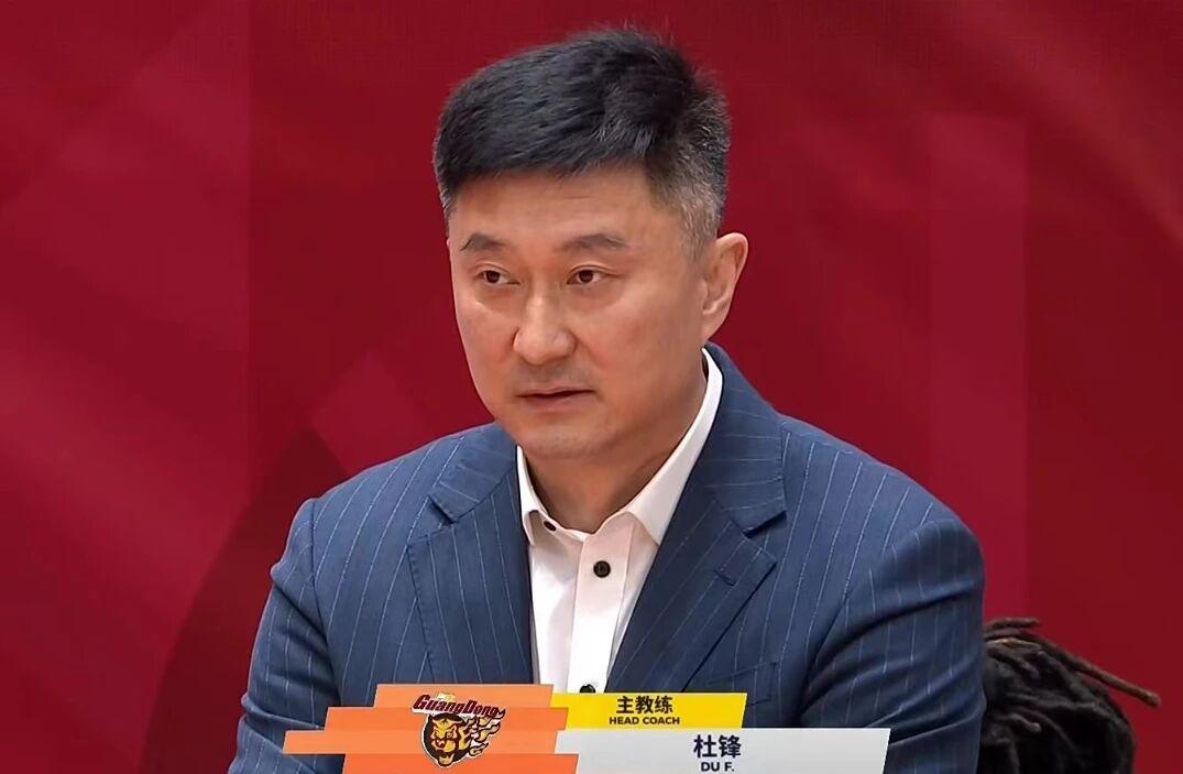 郑钦文三盘逆转萨卡里 终结连败斩获草地赛季首胜