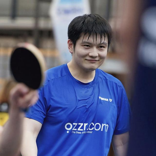 记者：费内巴切仍在和曼城谈阿克转会费，预计700万+150万镑