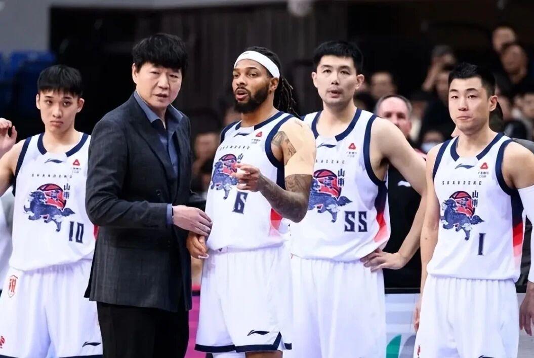 特雷·杨4900万选项在即 奇才面临合同考验