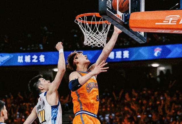 拉塞尔夺加泰排位赛杆位