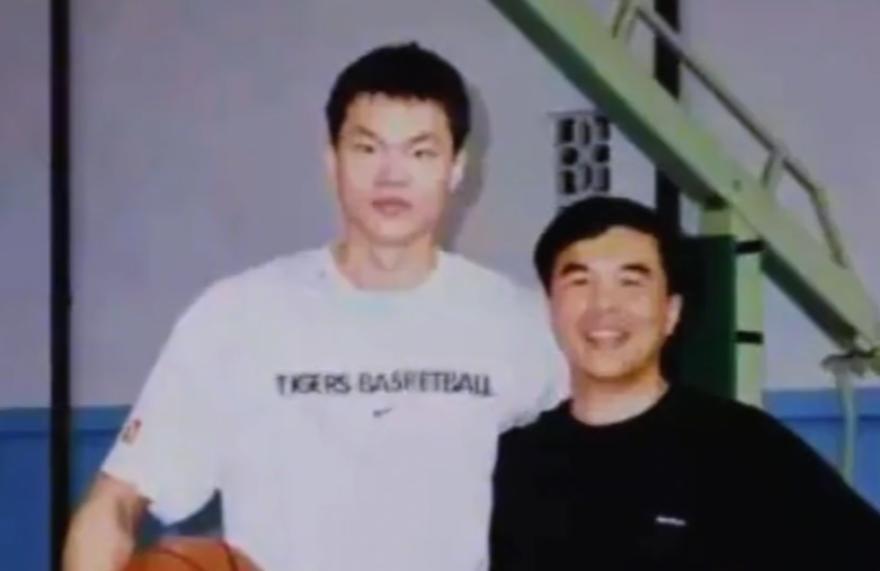 CBA 两届 MVP丁彦雨航蹭热度？FMVP创4大纪录！尴尬的是湖人超巨