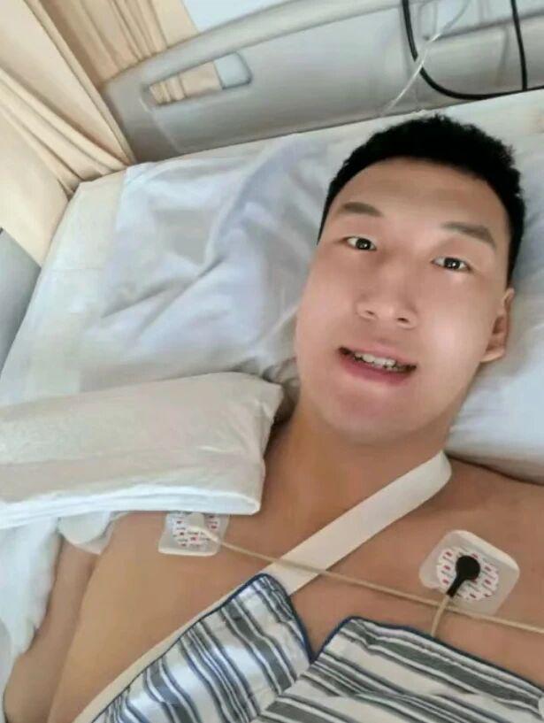 绝妙，湖人队新阵容被NBA评论员比尔·西蒙斯起绰号“Snowtime”