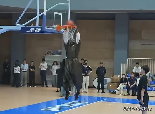 尼克斯夺冠装备销售额创全体育史纪录 前12小时订单超老鹰超级碗峰值