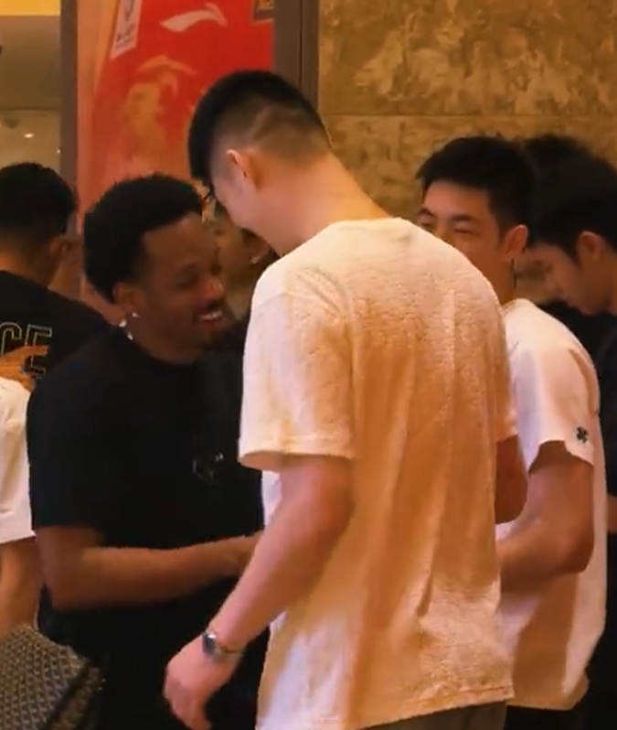 文班亚马谈备战G5：相信体能问题不会再出现