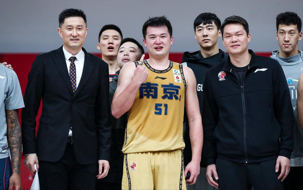 五冠之王！迈克布朗迟到19年的复仇！
