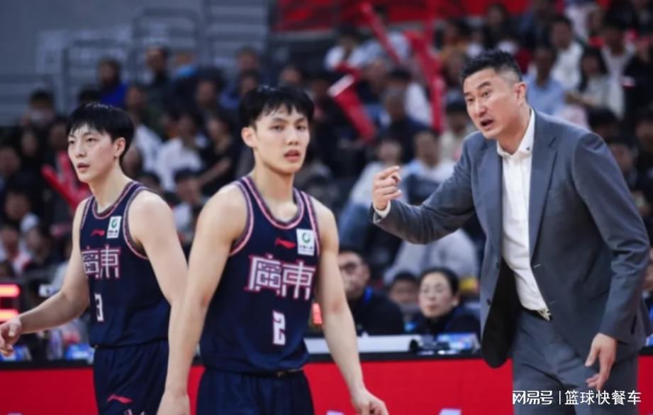 3年5100万！加盟东部第一！快船分崩离析