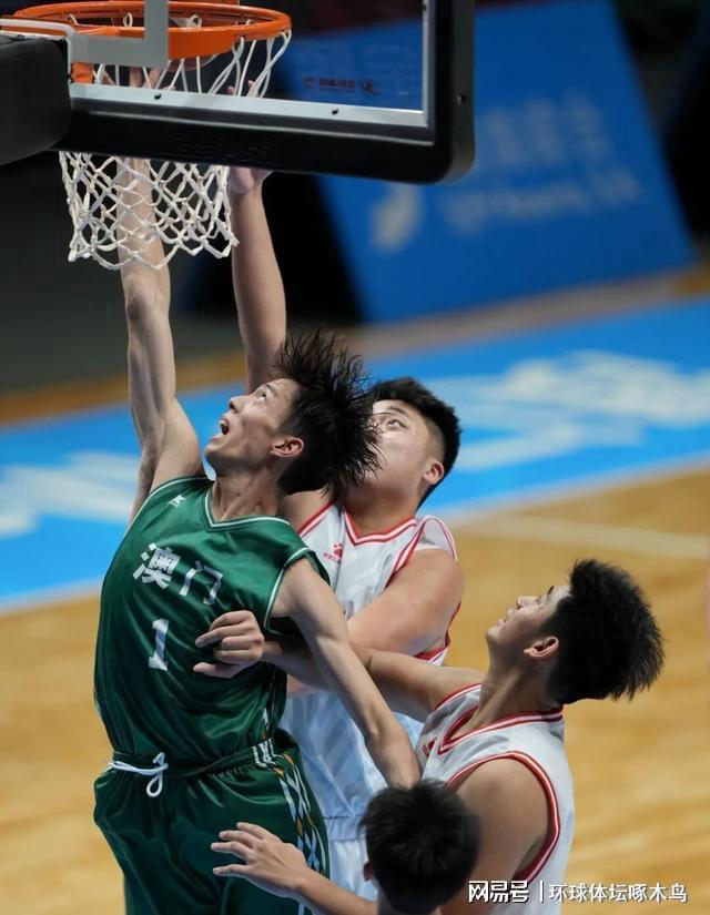 文班垫脚慢镜头！布伦森有扩大圆柱体嫌疑，联盟审查也难升级