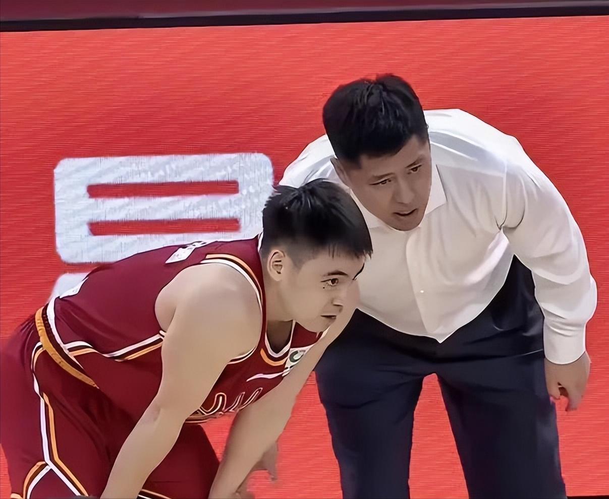 ESPN：马刺大概率留下福克斯