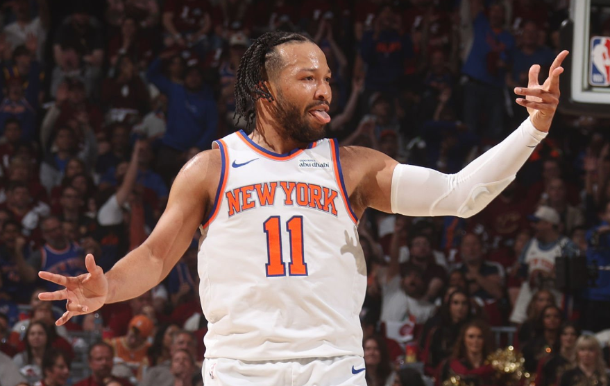 NBA头牌詹姆斯的"被低估"困局：5.8亿赚了23赛季，他还在被压价？