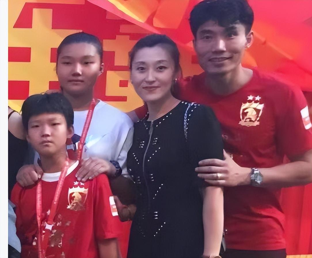 乐虎体育库里发文祝贺前助教布朗：尼克斯53年首冠背后的师徒情