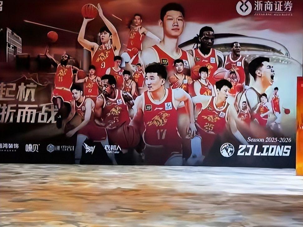 老詹争夺战继续！掘金加入马刺退出 高管：去丹佛搭档那人就对了