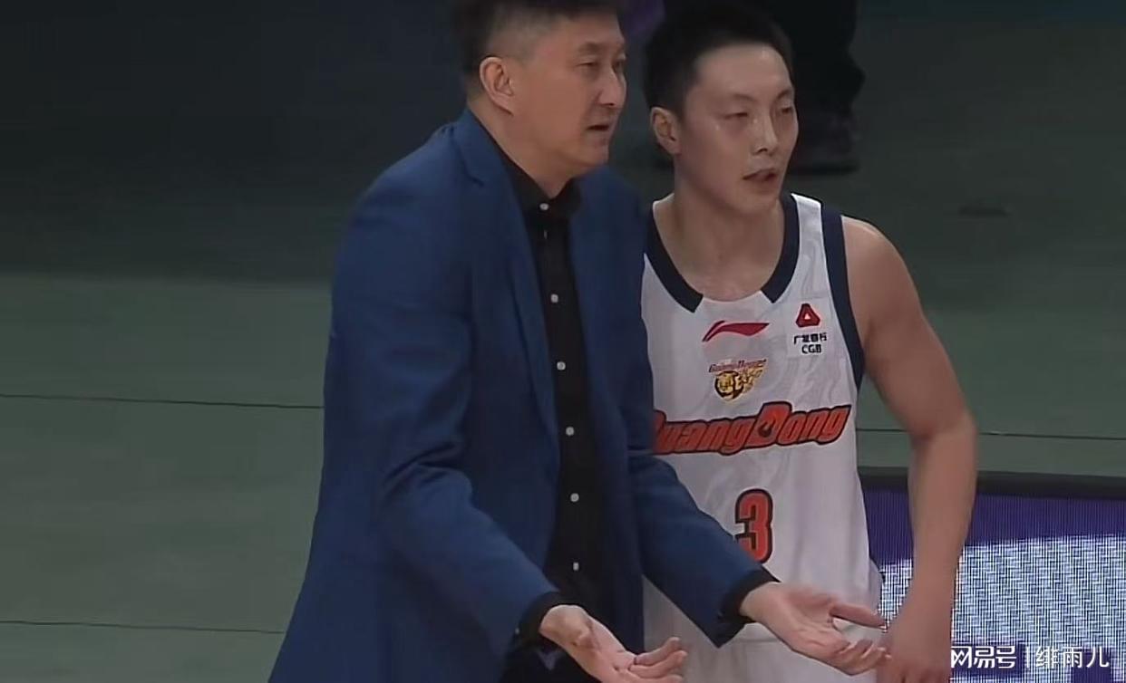 唐斯夸赞文班 尼克斯夺53年首冠
