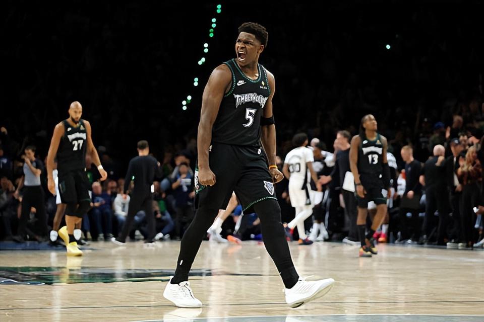 字母哥交易新转机：绿军争抢概率超热火 雄鹿找第三方接手布朗