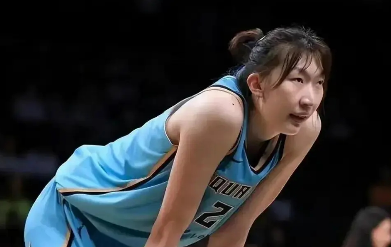 为什么十几支球队哄抢41岁的詹姆斯，湖人却不着急续约？