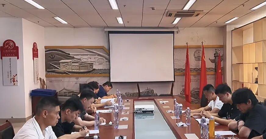 曝马刺仍致力于保留福克斯做当家控卫