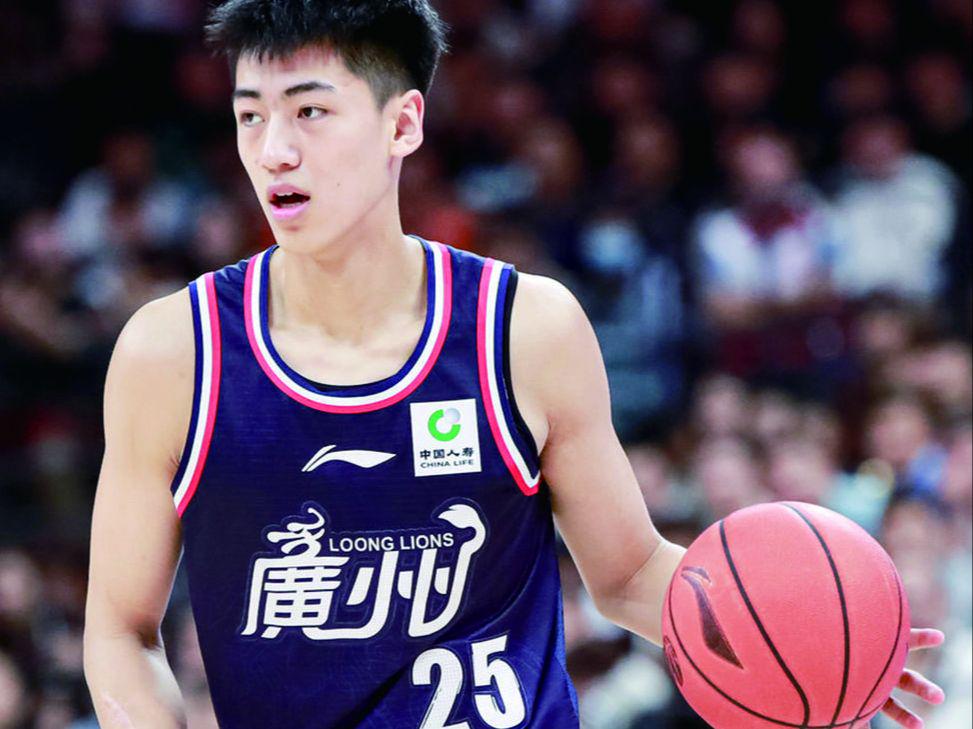 文班19+14+5封盖，哈珀比肩2传奇带不动双枪，马刺1