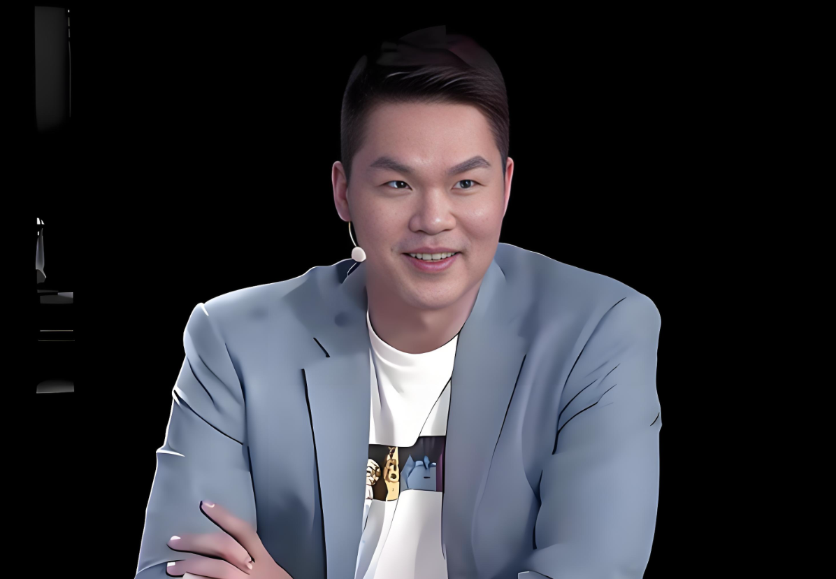 前任被捕，他扶正42胜；如今转身，赴另一座城