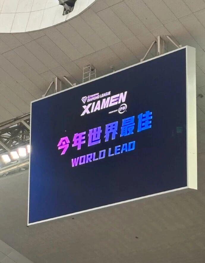 为什么十几支球队哄抢41岁的詹姆斯，湖人却不着急续约？
