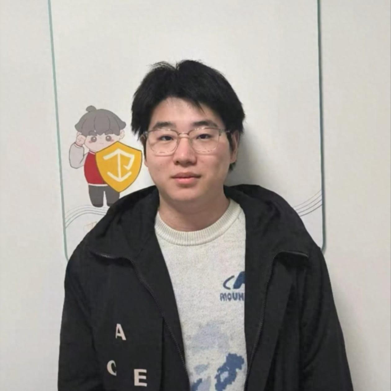 记者：费内巴切仍在和曼城谈阿克转会费，预计700万+150万镑