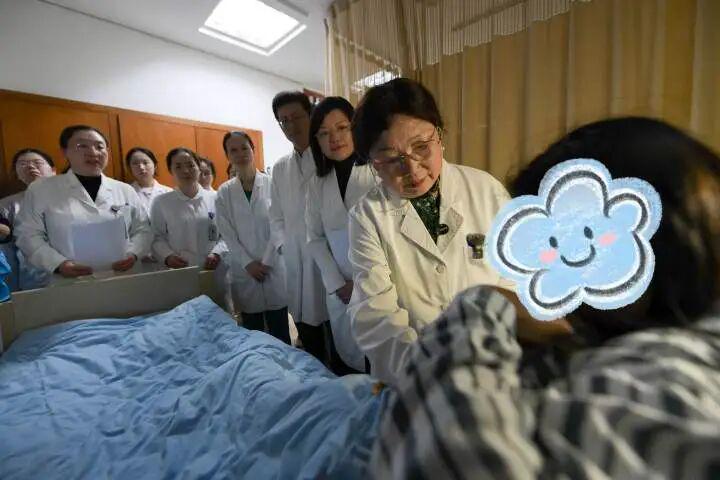 曼晚：加斯科因当年为钱拒曼联选热刺结果后悔终身，M费要注意了