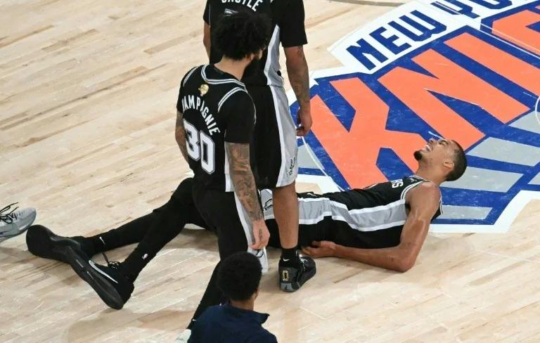沙特主帅：我们在比赛中变阵451，依然未能阻止对手攻入禁区