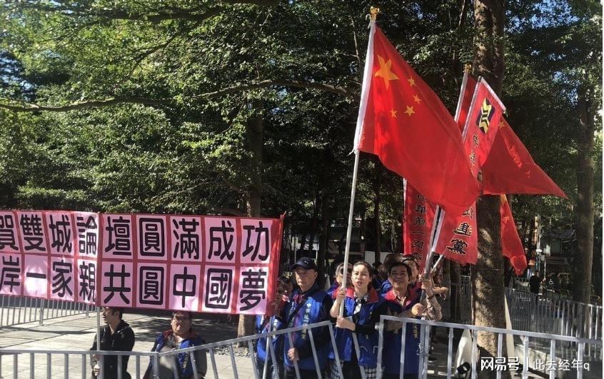 郑钦文逆转萨卡里终结连败，心态蜕变守住草地首胜